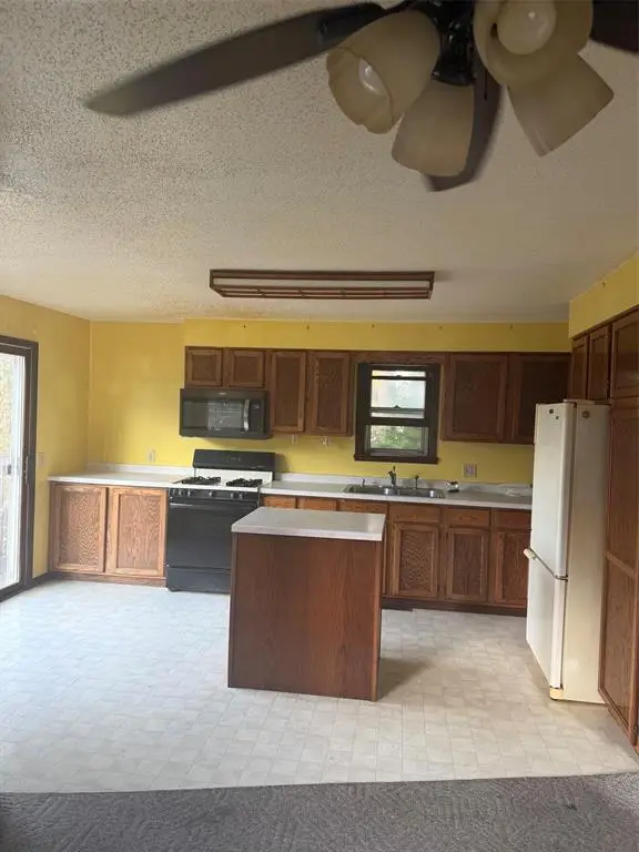 137 E Walnut Street, Glenwood City, WI 54013 - #3