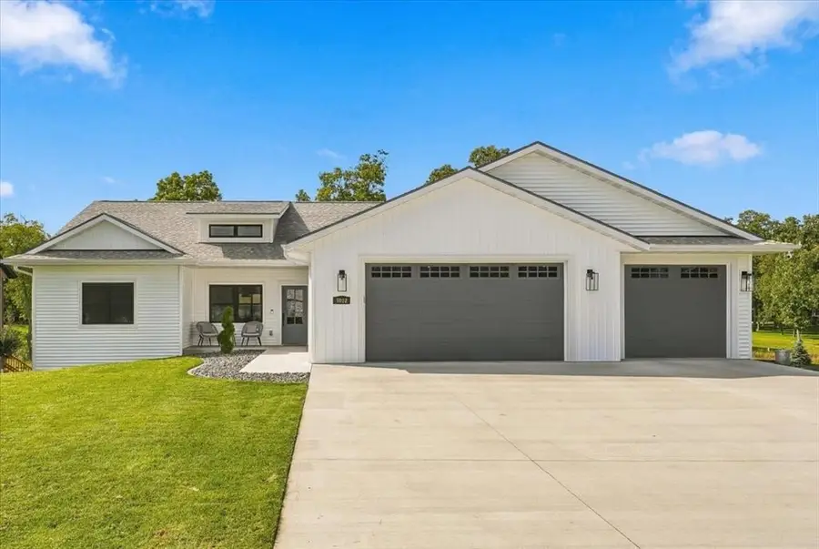 5022 Woodlands Drive, Eau Claire, WI 54703 - #2