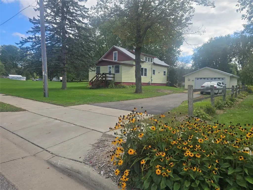 307 E Begley Street, Greenwood, WI 54437 - #1