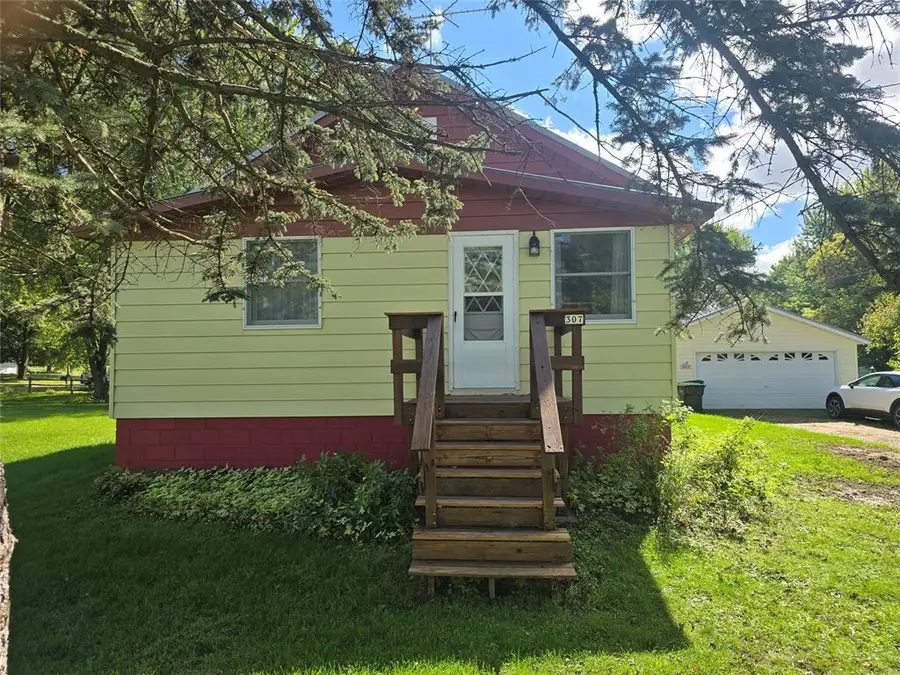 307 E Begley Street, Greenwood, WI 54437 - #3
