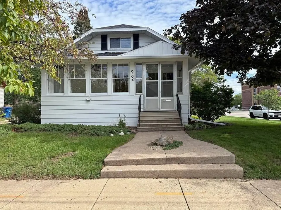932 Sawyer Street, Oshkosh, WI 65250 - #1