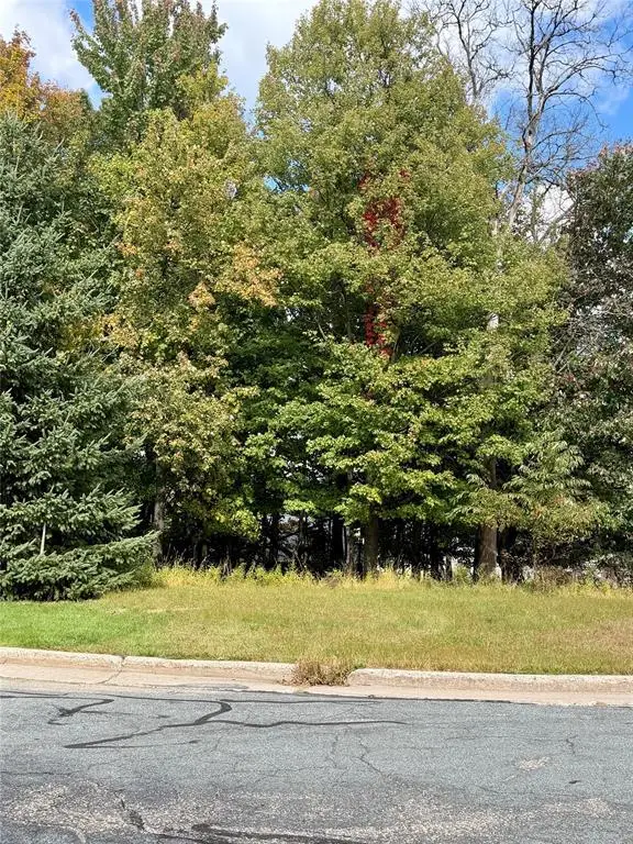 2514 Eagle Terrace, Eau Claire, WI 54703