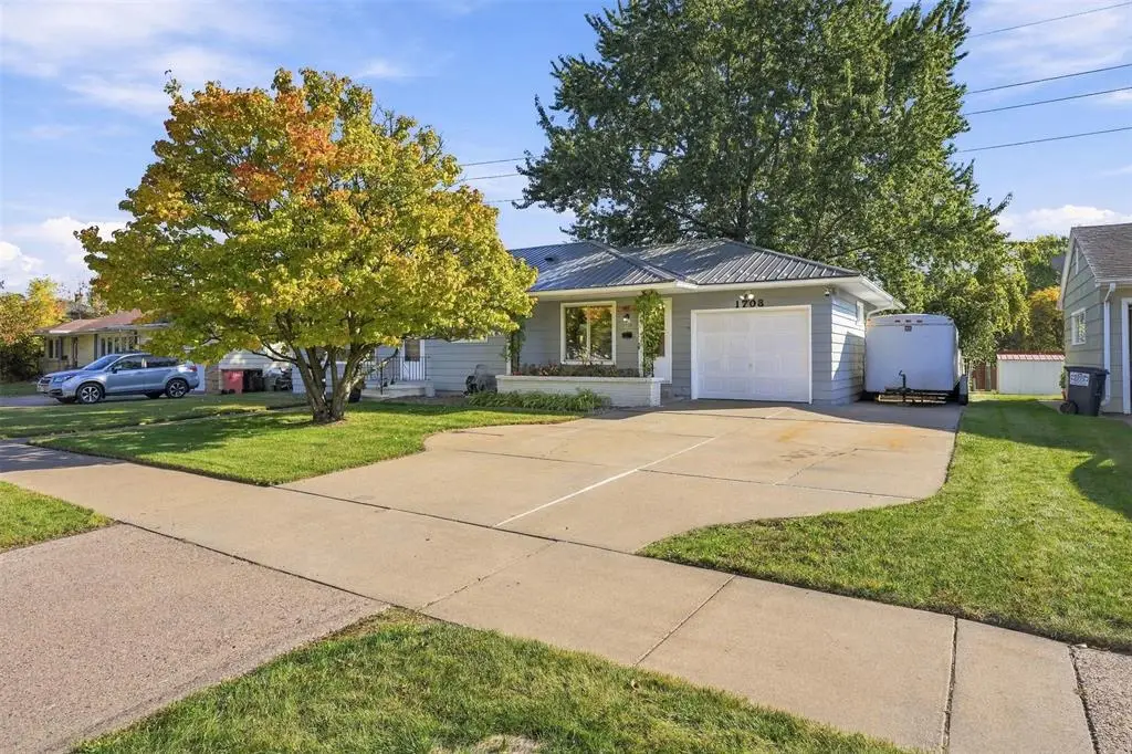 1703 Lloyd Avenue, Eau Claire, WI 54701 - #1