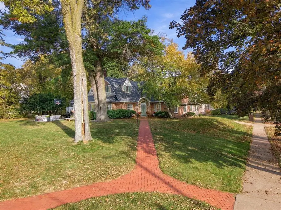 532 Summit Avenue, Eau Claire, WI 54701 - #3