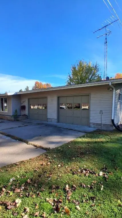 506 Pease Street, Augusta, WI 54722 - #3