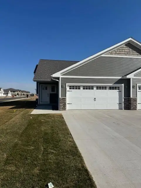 4967 Woodland Park Drive, Eau Claire, WI 54701