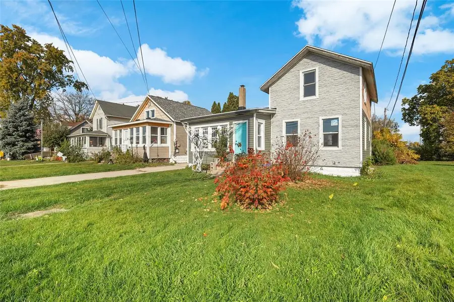 432 W Delavan Drive, Janesville, WI 53546 - #2