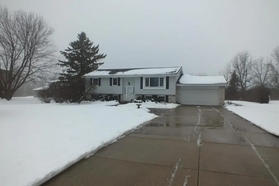 506 Maple Way South, Waukesha, WI 53188 - Image #3