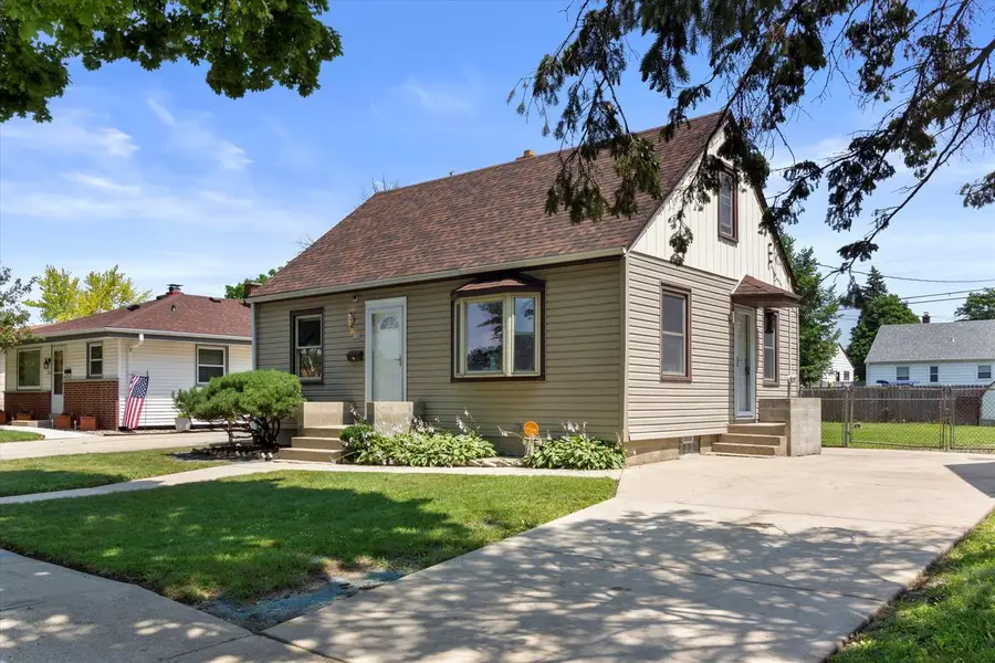 5722 N 79th STREET, Milwaukee, WI 53218 - #2