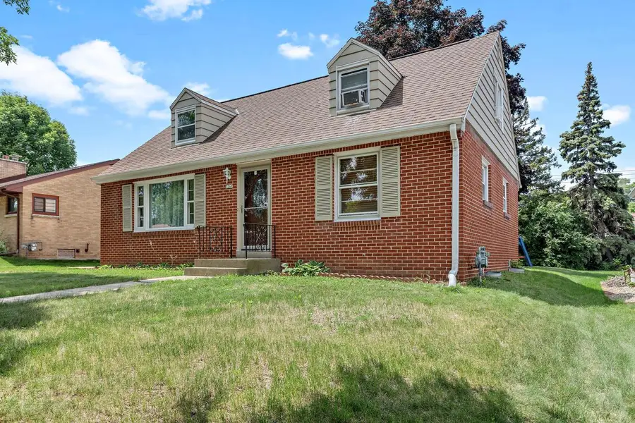 3269 S 58th STREET, Milwaukee, WI 53219 - #2
