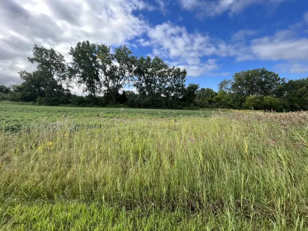 3431 E FITZSIMMONS ROAD, Oak Creek, WI 53154