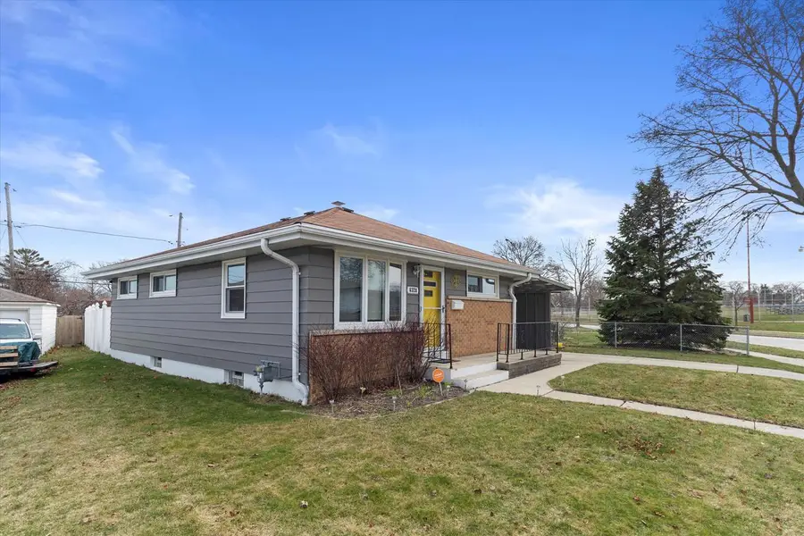 6328 W Stack DRIVE, Milwaukee, WI 53219 - #2