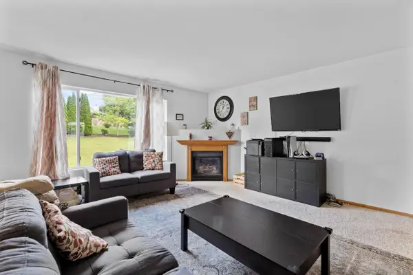 1254 Autumn DRIVE, West Bend, WI 53090