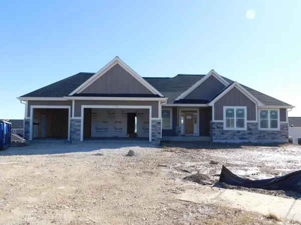 716 Hummingbird COURT, Grafton, WI 53024