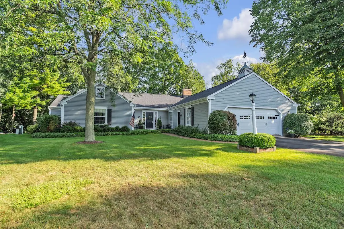 9479 N Fairway CIRCLE, Bayside, WI 53217 - Image #1