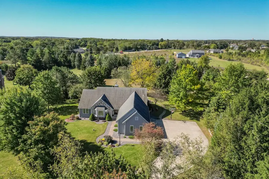 W349S9025 Nesting COURT, Eagle, WI 53119 - Image #3