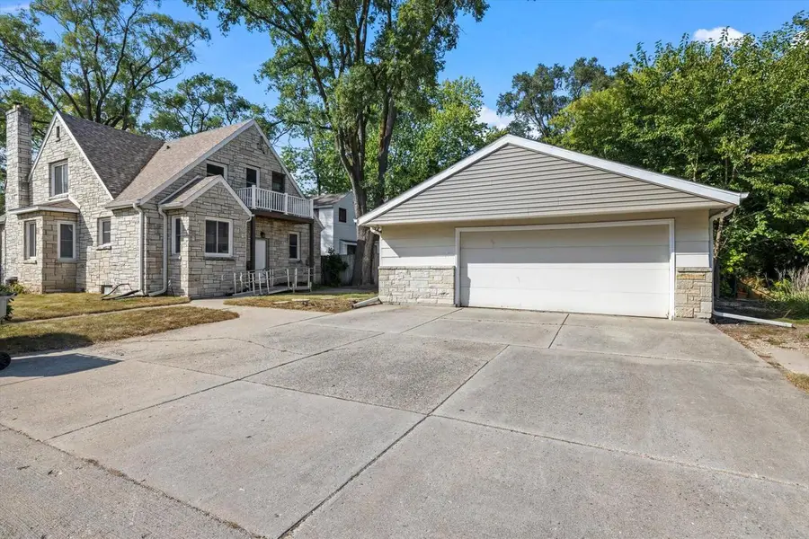 6206 N 105th STREET, Milwaukee, WI 53225 - #2