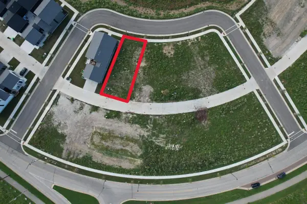 9453 S CYPRESS PLACE #12002, Oak Creek, WI 53154