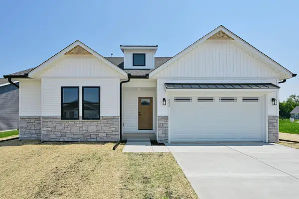 213 Cedar AVENUE, Delavan, WI 53115