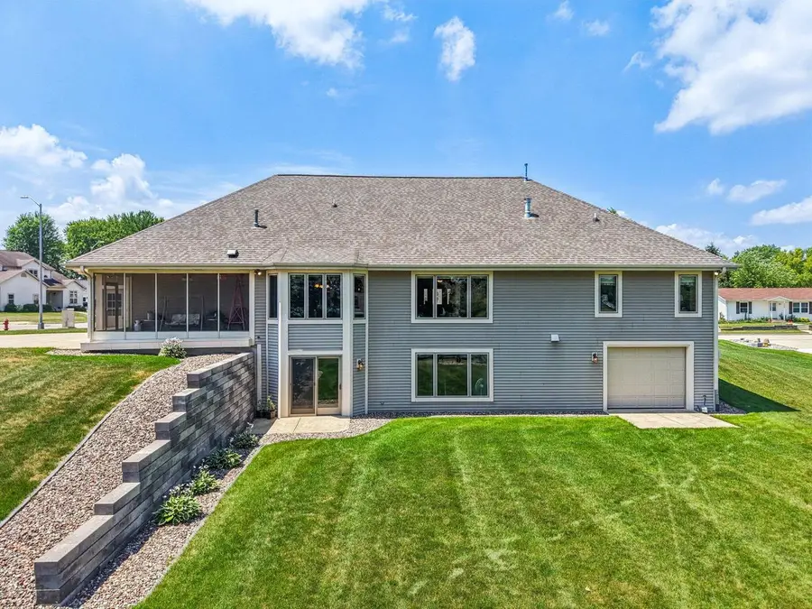 638 Windsor TERRACE, Jefferson, WI 53549 - Image #2