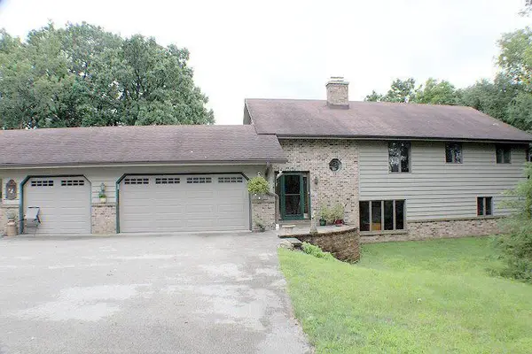W321S4019 Sadie LANE, Waukesha, WI 53189