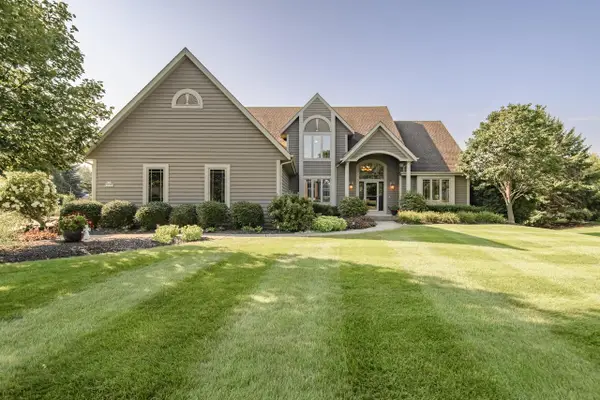 N33W33279 Maplewood ROAD, Nashotah, WI 53058