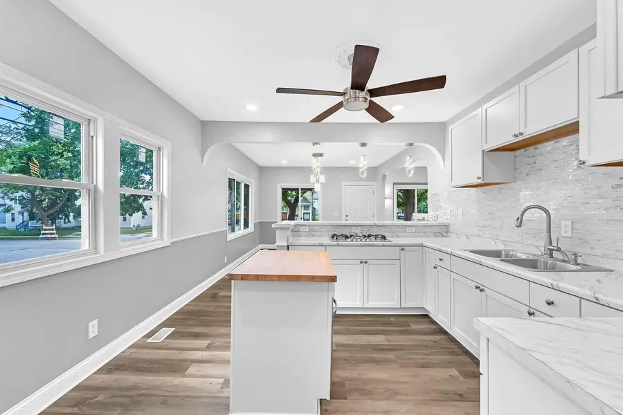 2977 N Richards STREET, Milwaukee, WI 53212 - Image #2