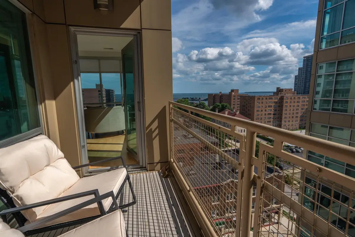 1550 E Royall PLACE #913, Milwaukee, WI 53202 - Image #1