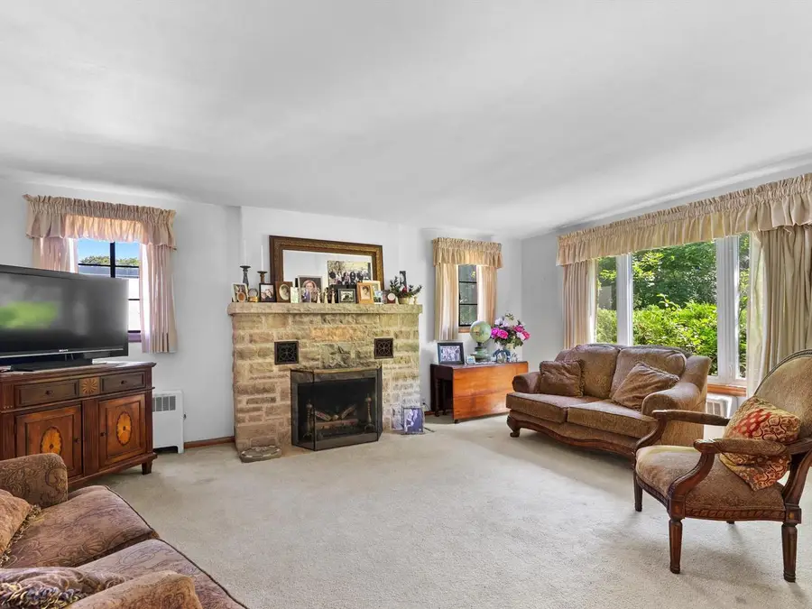 528 West Lawn BOULEVARD, Manitowoc, WI 54220 - Image #3