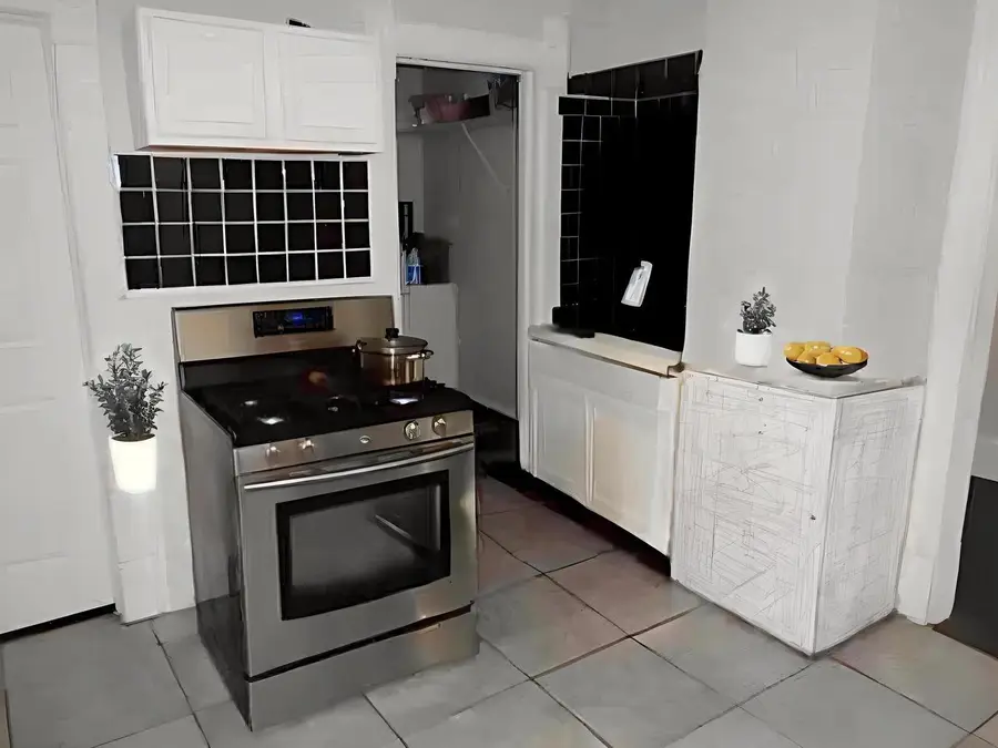 1123 W Hadley STREET, Milwaukee, WI 53206 - Image #2