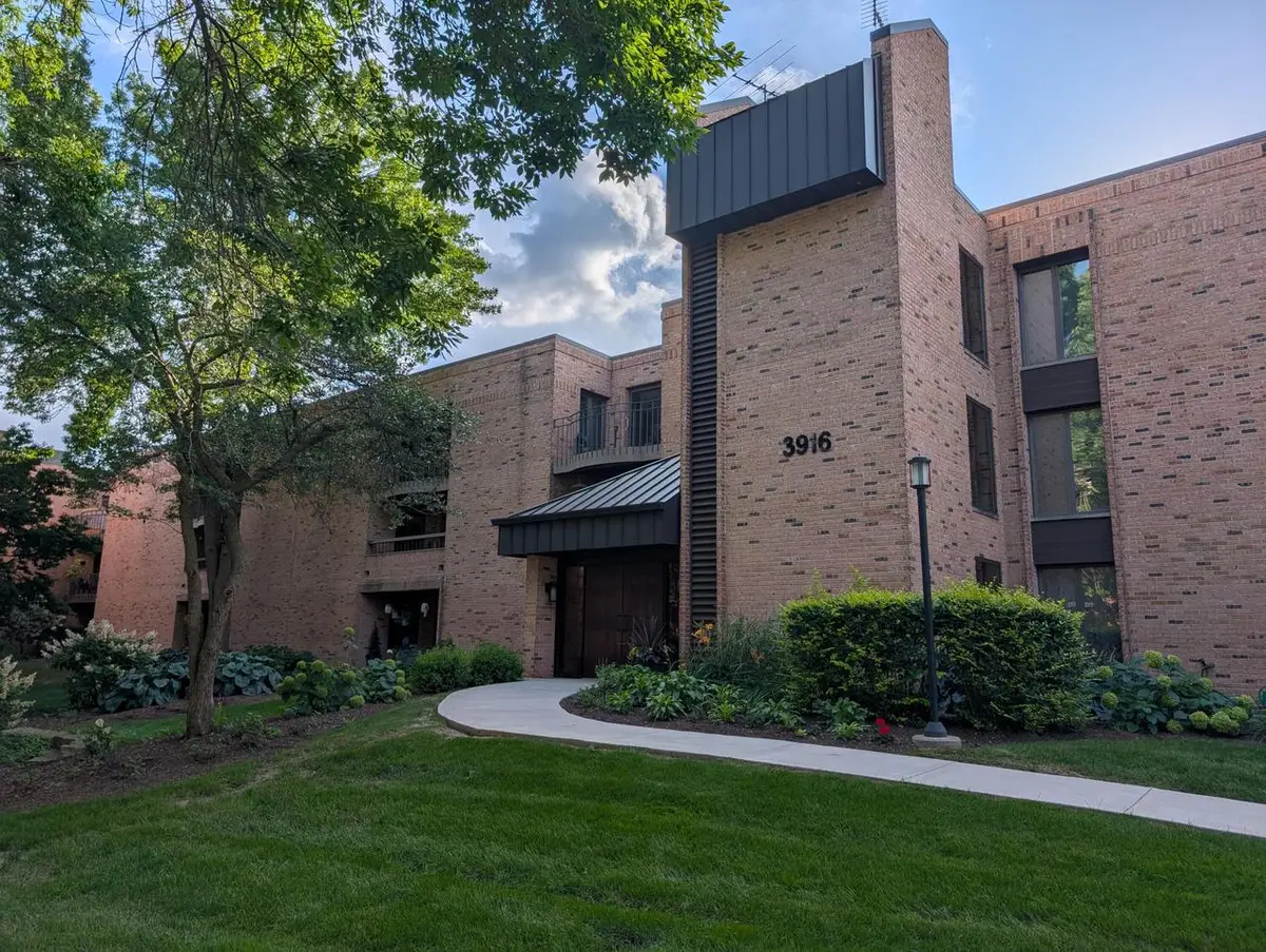 3916 N Oakland AVENUE #224, Milwaukee, WI 53211 - Image #1