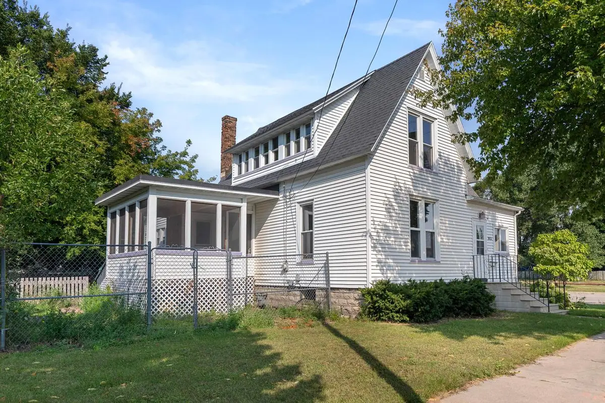 903 Wells STREET, Marinette, WI 54143 - Image #1