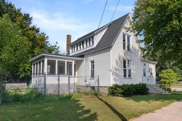 903 Wells STREET, Marinette, WI 54143