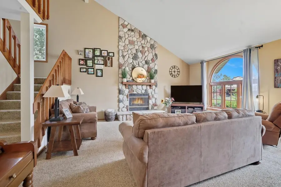 620 Morningside COURT, Saukville, WI 53080 - Image #2
