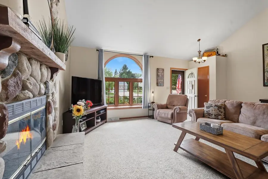 620 Morningside COURT, Saukville, WI 53080 - Image #3