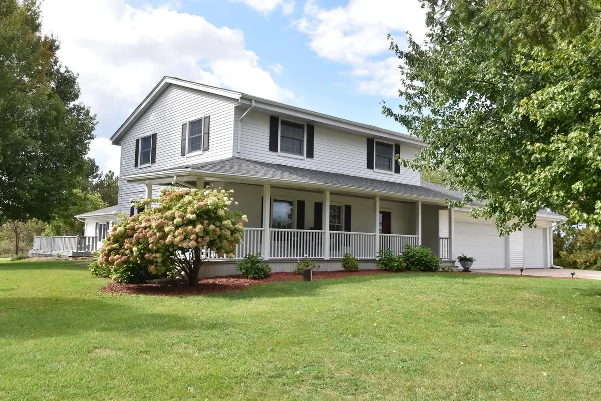 W237S6815 Fernwood DRIVE, Waukesha, WI 53189 - Image #1