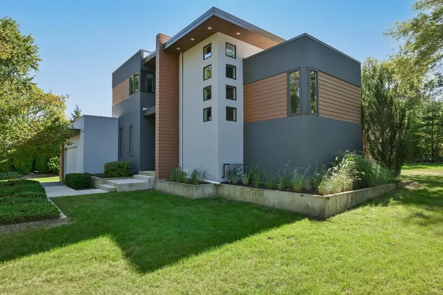 4821 W Glen Cove COURT, Mequon, WI 53092 - Image #2