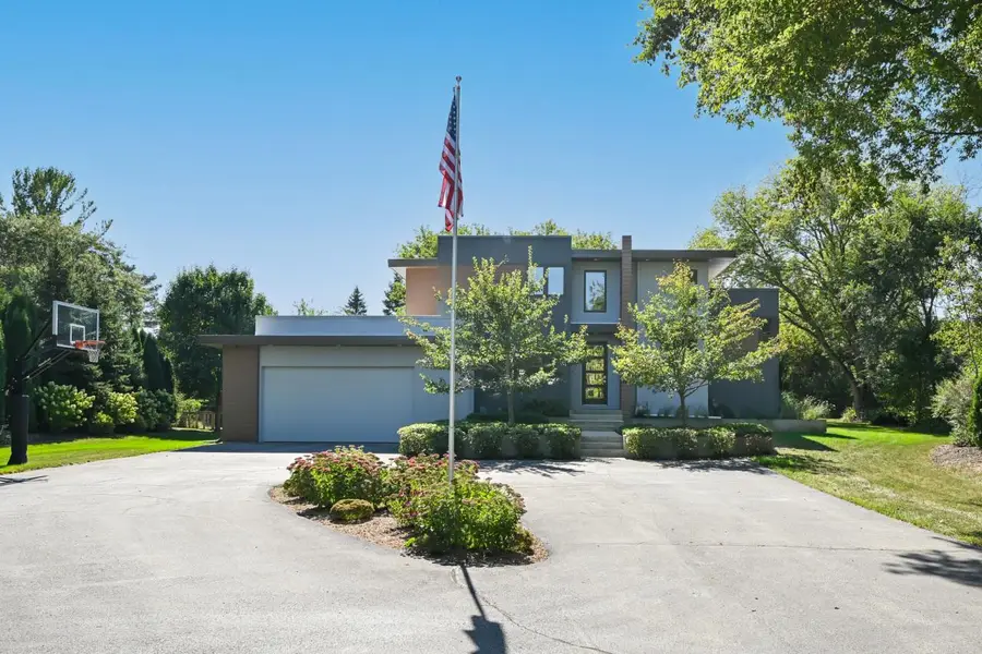 4821 W Glen Cove COURT, Mequon, WI 53092 - Image #3