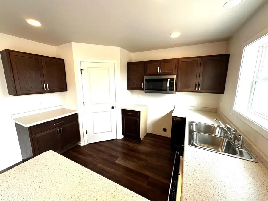 911 Sully WAY, Sheboygan Falls, WI 53085 - Image #3