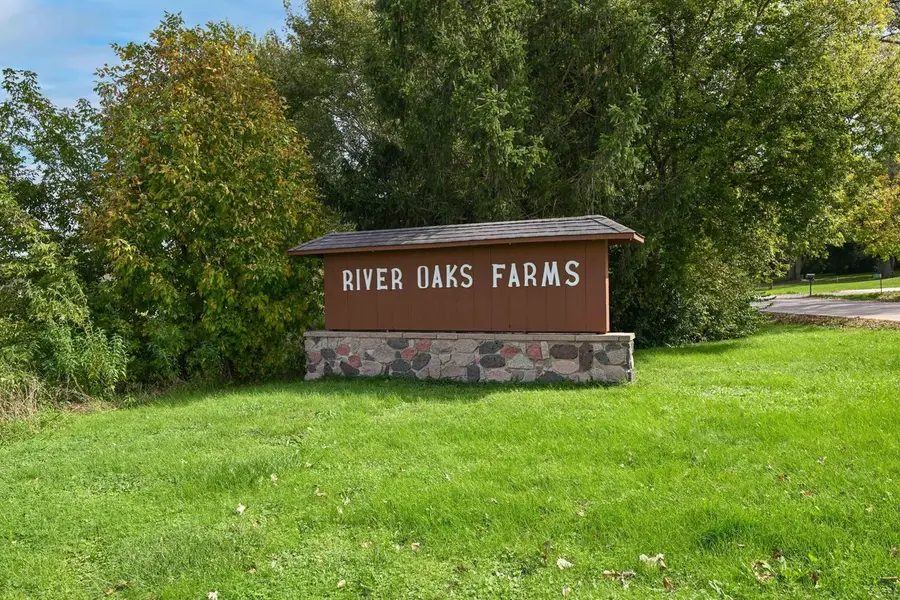 S96W22870 River Oaks DRIVE, Big Bend, WI 53103 - Image #2