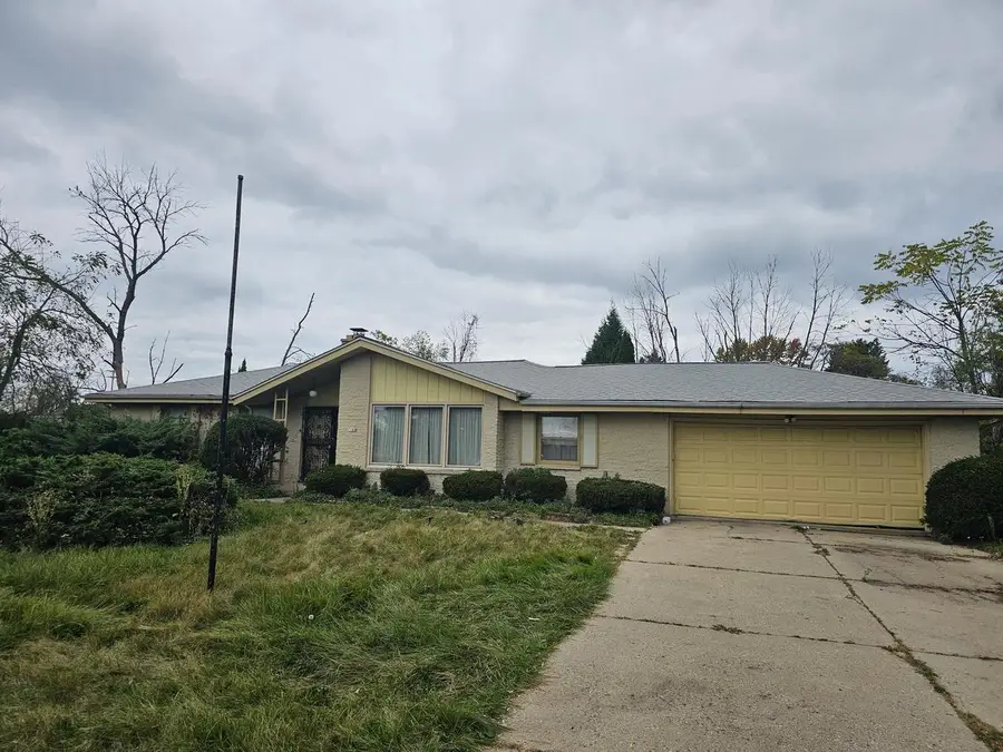 1108 W Zedler LANE, Mequon, WI 53092 - Image #2