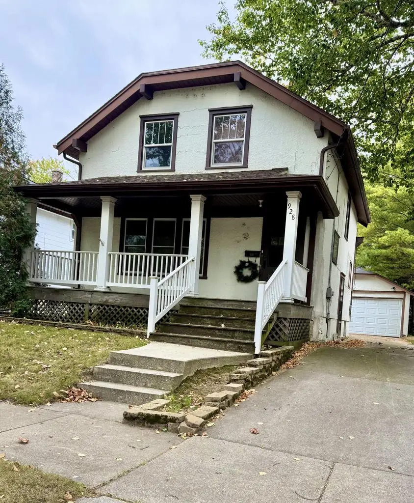 928 N 16th STREET, Manitowoc, WI 54220 - Image #2