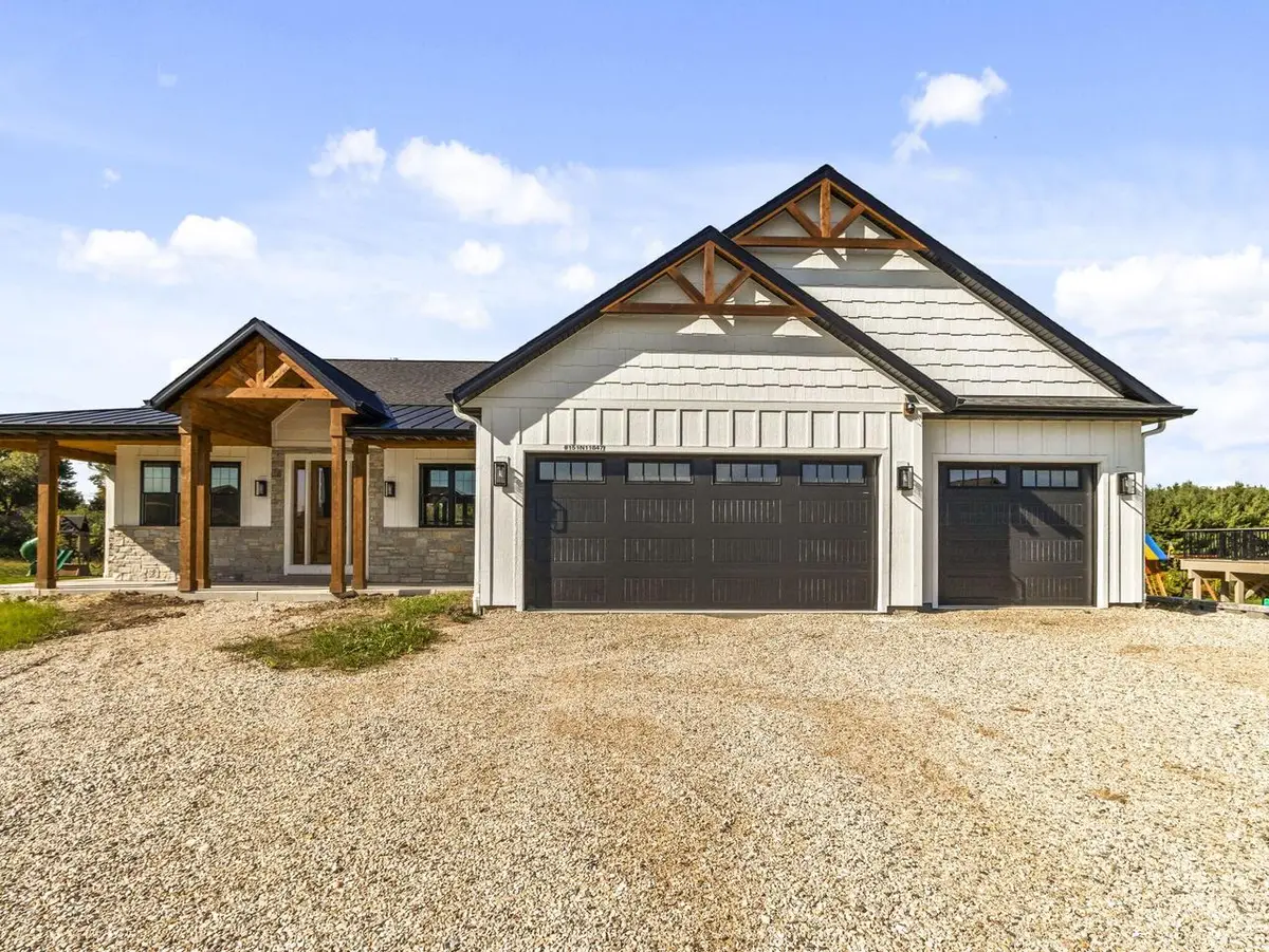 W151N11847 Mistletoe ROAD, Germantown, WI 53022 - Image #1