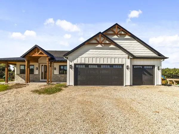 W151N11847 Mistletoe ROAD, Germantown, WI 53022