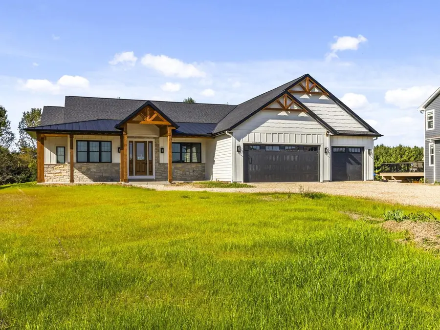 W151N11847 Mistletoe ROAD, Germantown, WI 53022 - Image #3