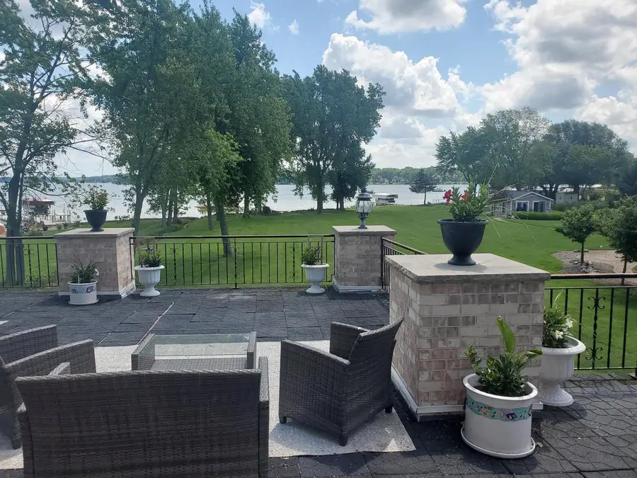 W304N2470 Maple AVENUE, Pewaukee, WI 53072 - Image #2