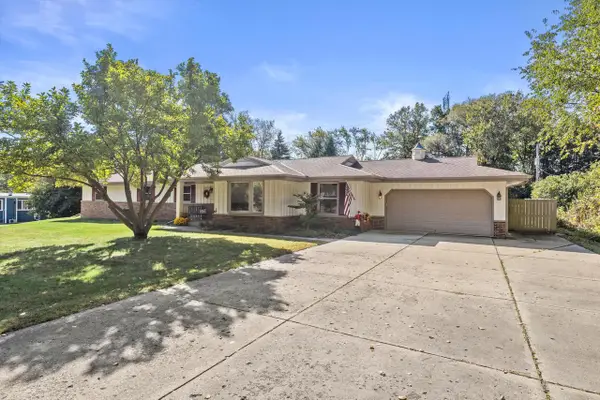 N61W16085 Hawthorne DRIVE, Menomonee Falls, WI 53051