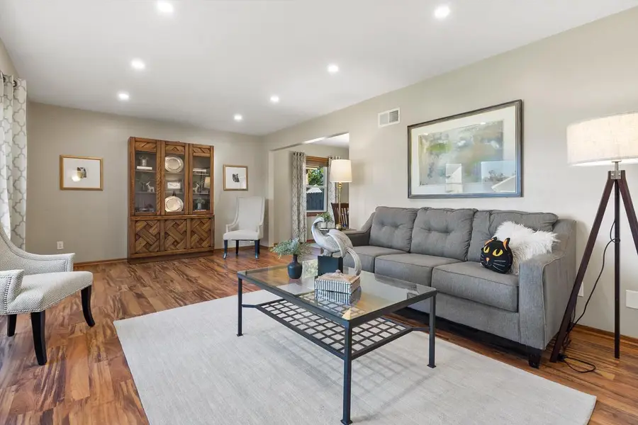 1041 E Mary LANE, Oak Creek, WI 53154 - Image #2