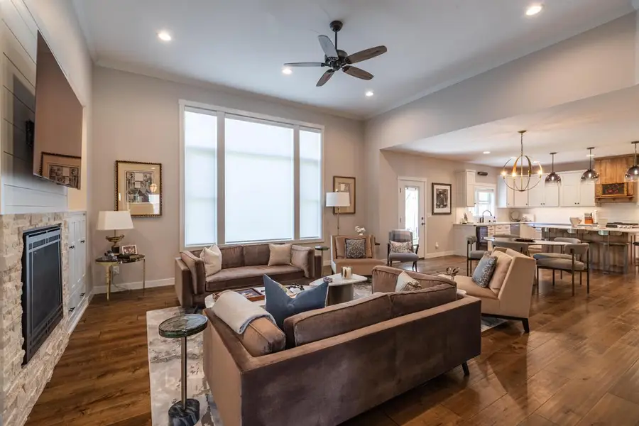 923 Aspen Valley DRIVE, Onalaska, WI 54650 - Image #2