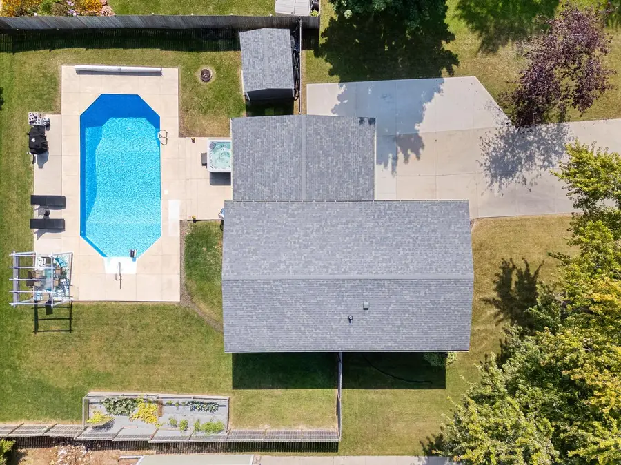 130 Lilac LANE, Belgium, WI 53004 - Image #2